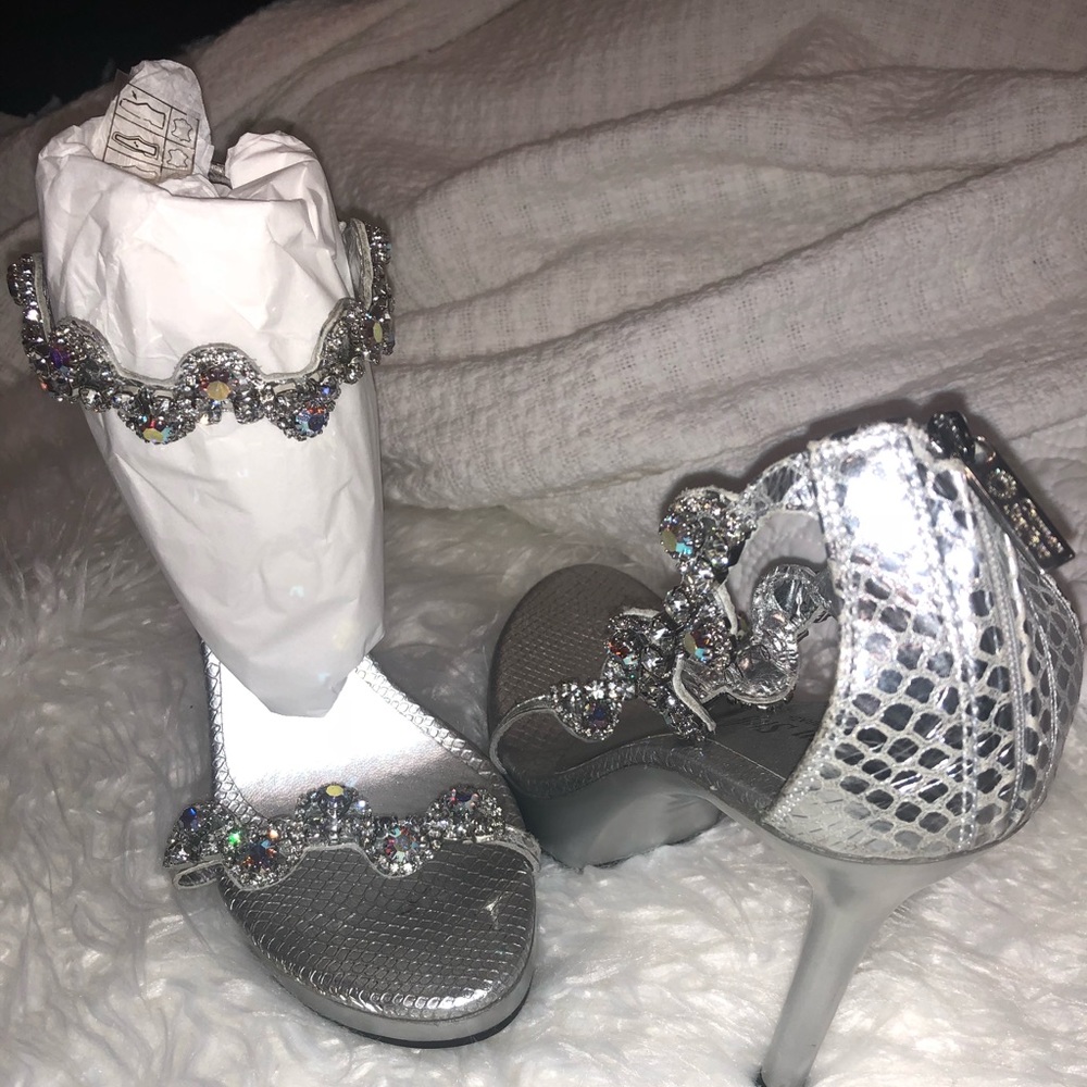 Carmen Steffens heels